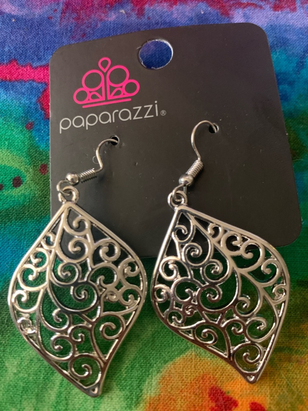 Paparazzi Silver Filigree Leaf Teardrop Earrings
